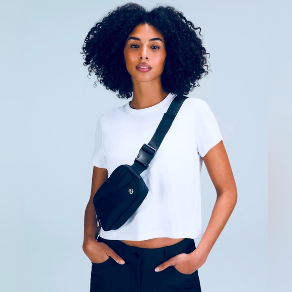Lululemon everywhere belt bag - Picture 2 of 4